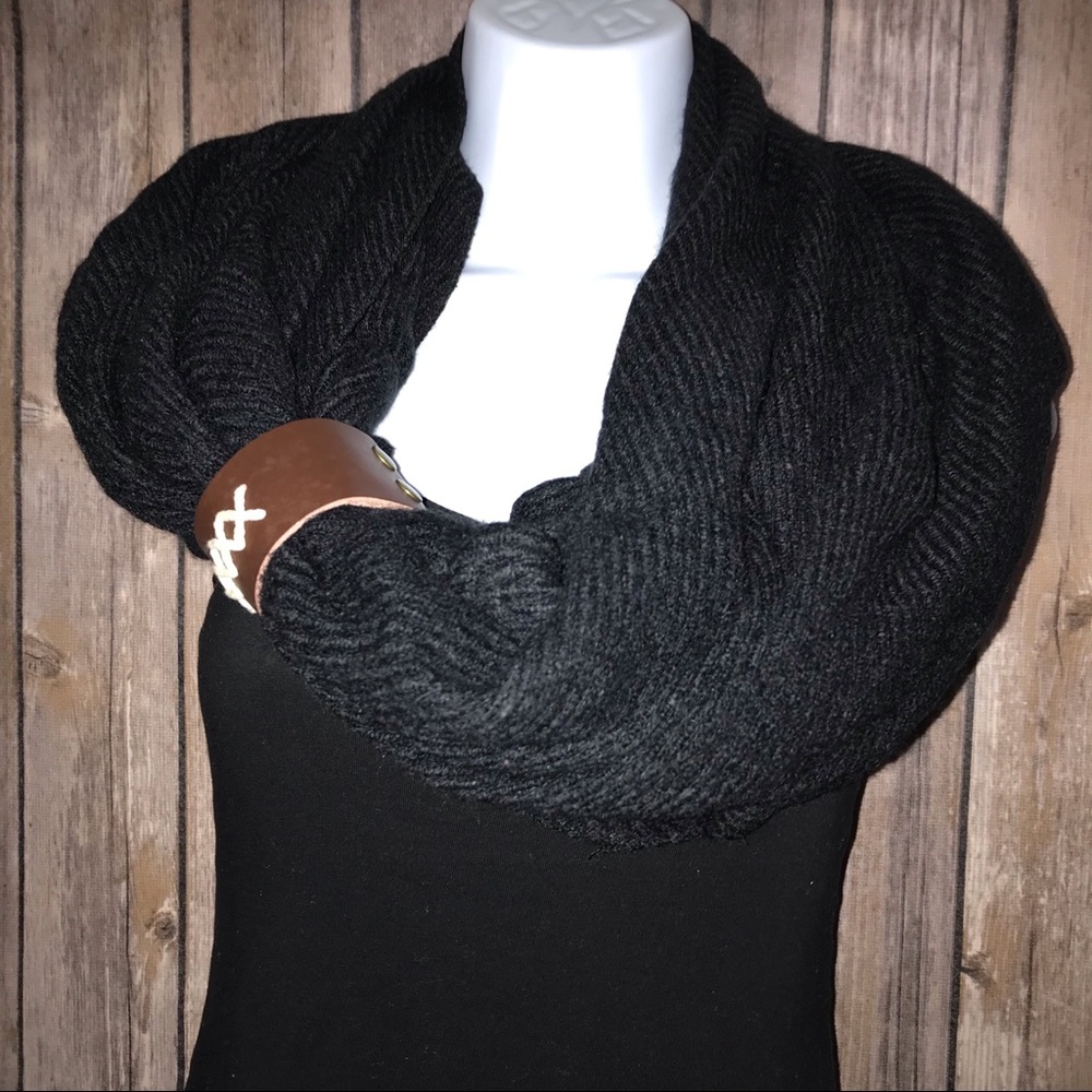 Loop Scarf - image 1